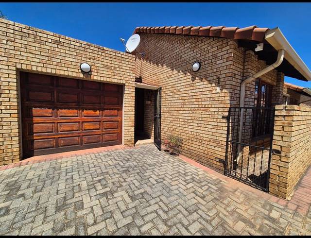 3 BEDROOM HOUSE FOR SALE IN NEW REDRUTH